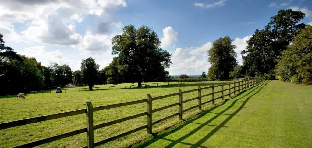 How to Build a Field Fence