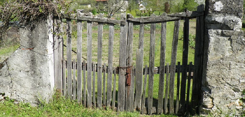 How to Fix a Fence Gate