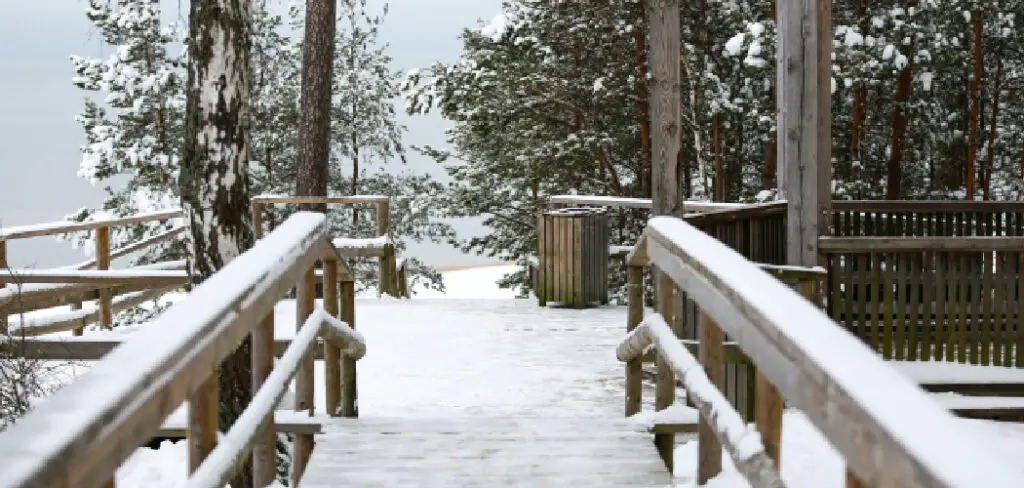 How to Keep Snow Off Deck