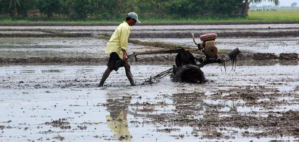 How to Use a Hand Tiller
