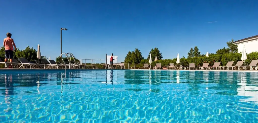 How to Vacuum a Pool After Flocculant