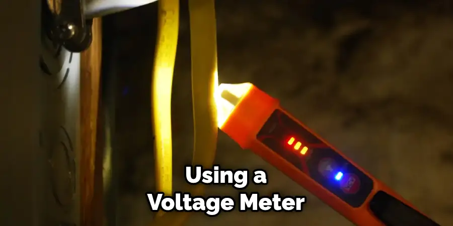 Using a Voltage Meter