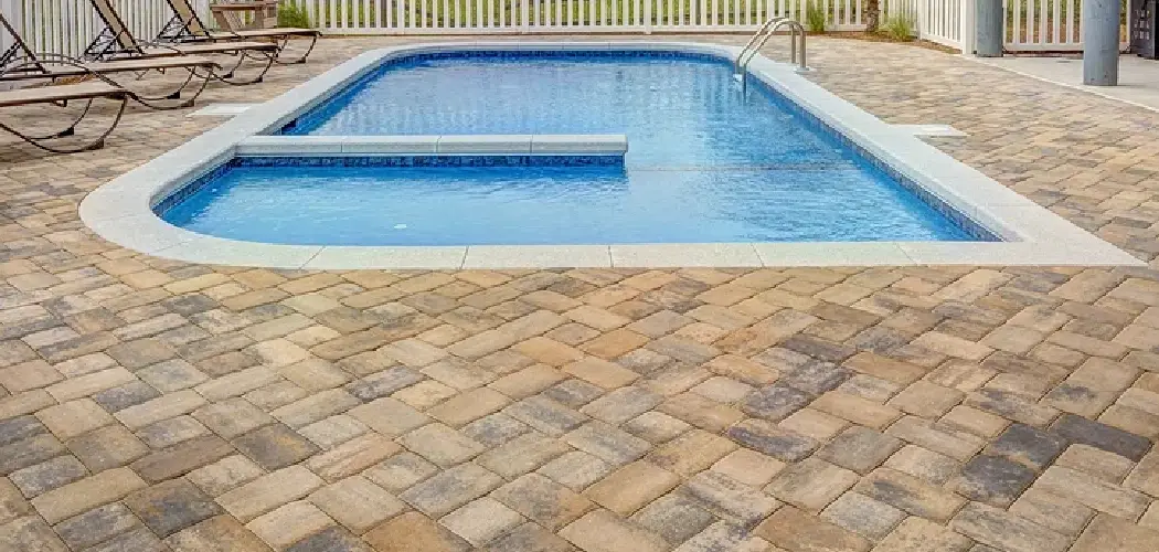 How to Lay Travertine Tiles Around a Pool