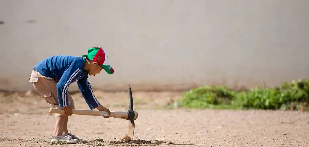 How to Use a Pickaxe