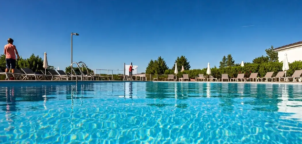 How to Vacuum a Pool After Flocculant